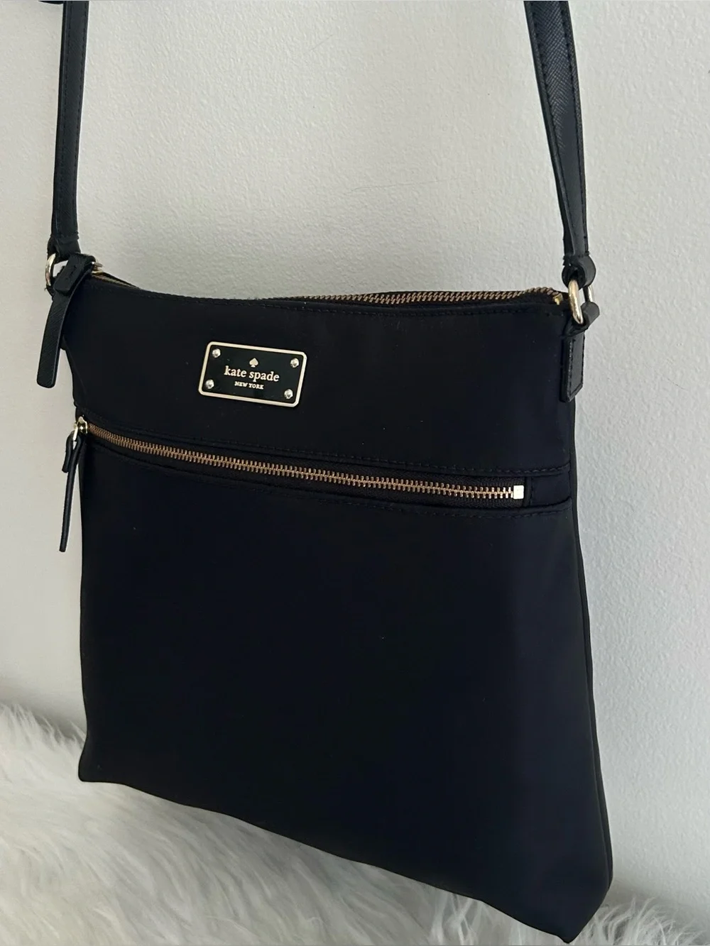 Kate Spade Black Nylon Crossbody Shoulder Bag Gold Zip Pocket Adjustable Strap